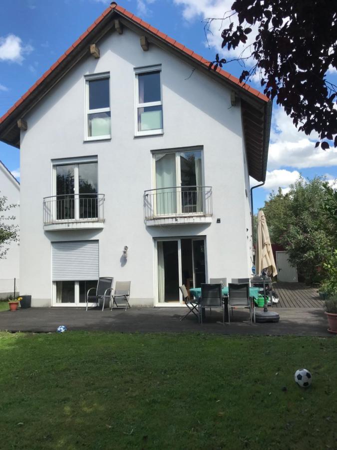 House With Castle View & Art Apartment Gunzburg Bagian luar foto